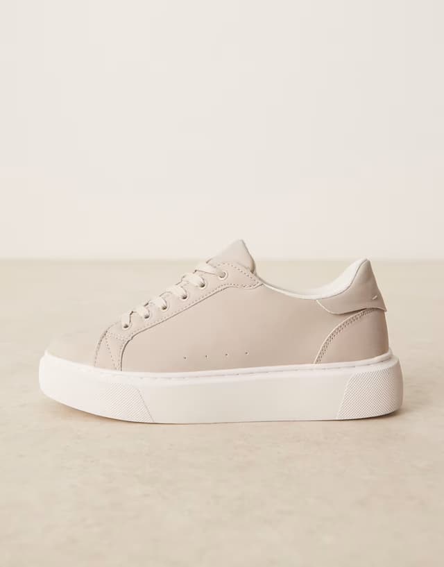 lace-up