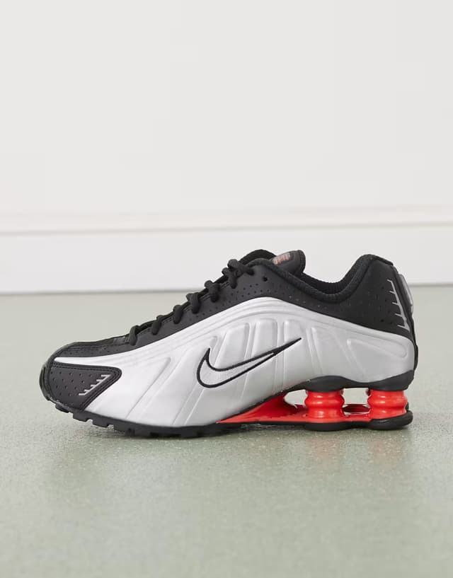 shox r4